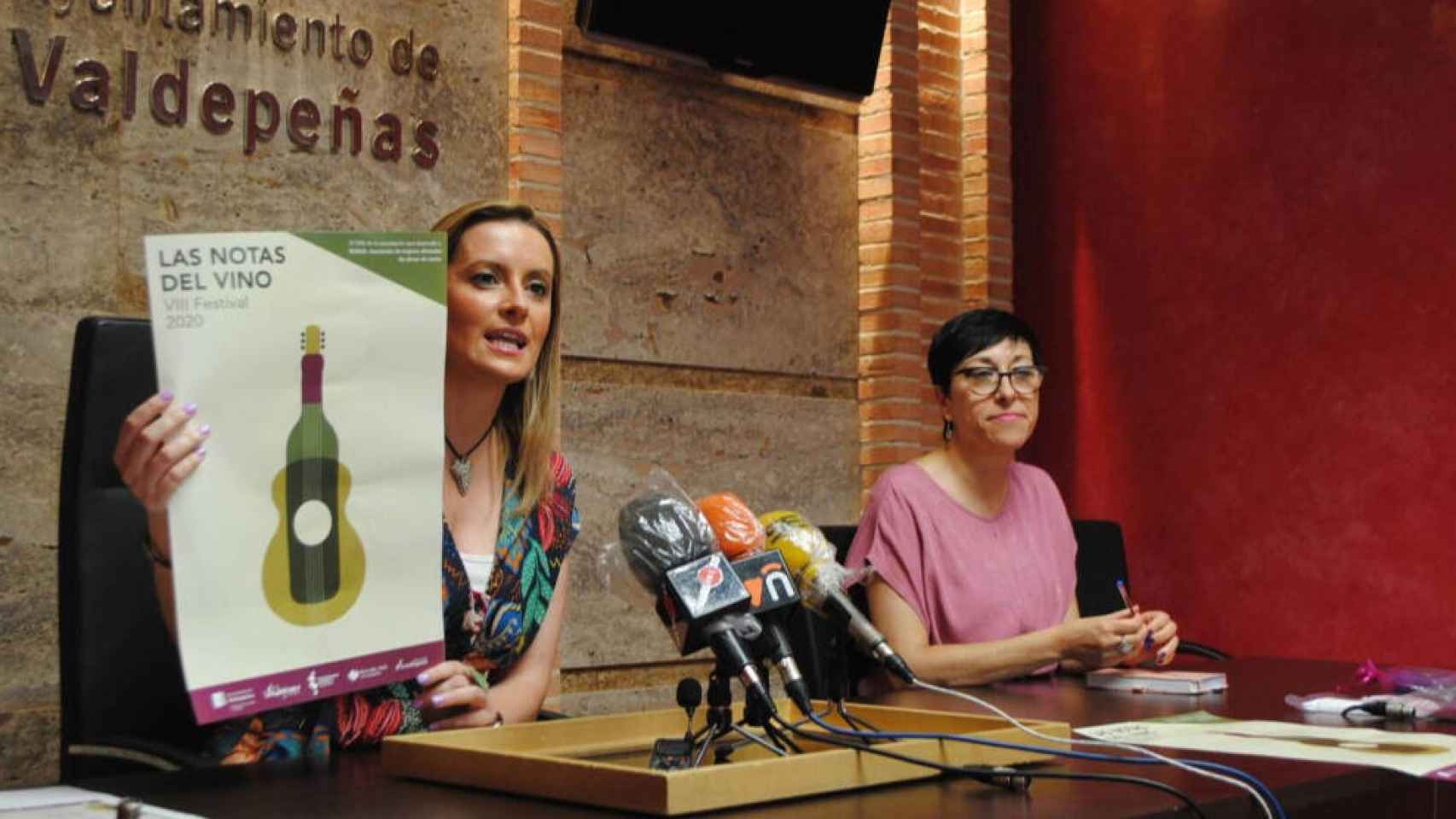 Presentación de la VIII edición de 'Notas del Vino' en Valdepeñas. Foto: Ayuntamiento de Valdepeñas (Ciudad Real)