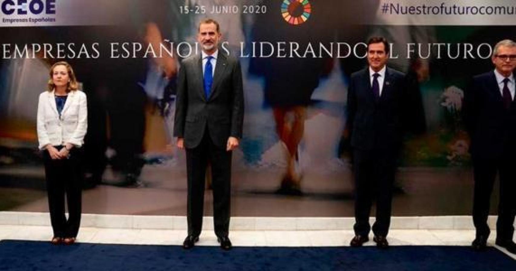 Felipe VI, Nadia Calviño, Pablo Isla y Antonio Garamendi en la clausura.