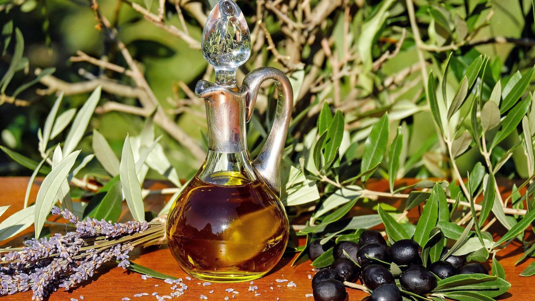 Aceite de oliva virgen extra: propiedades y beneficios de nuestro 'oro  líquido