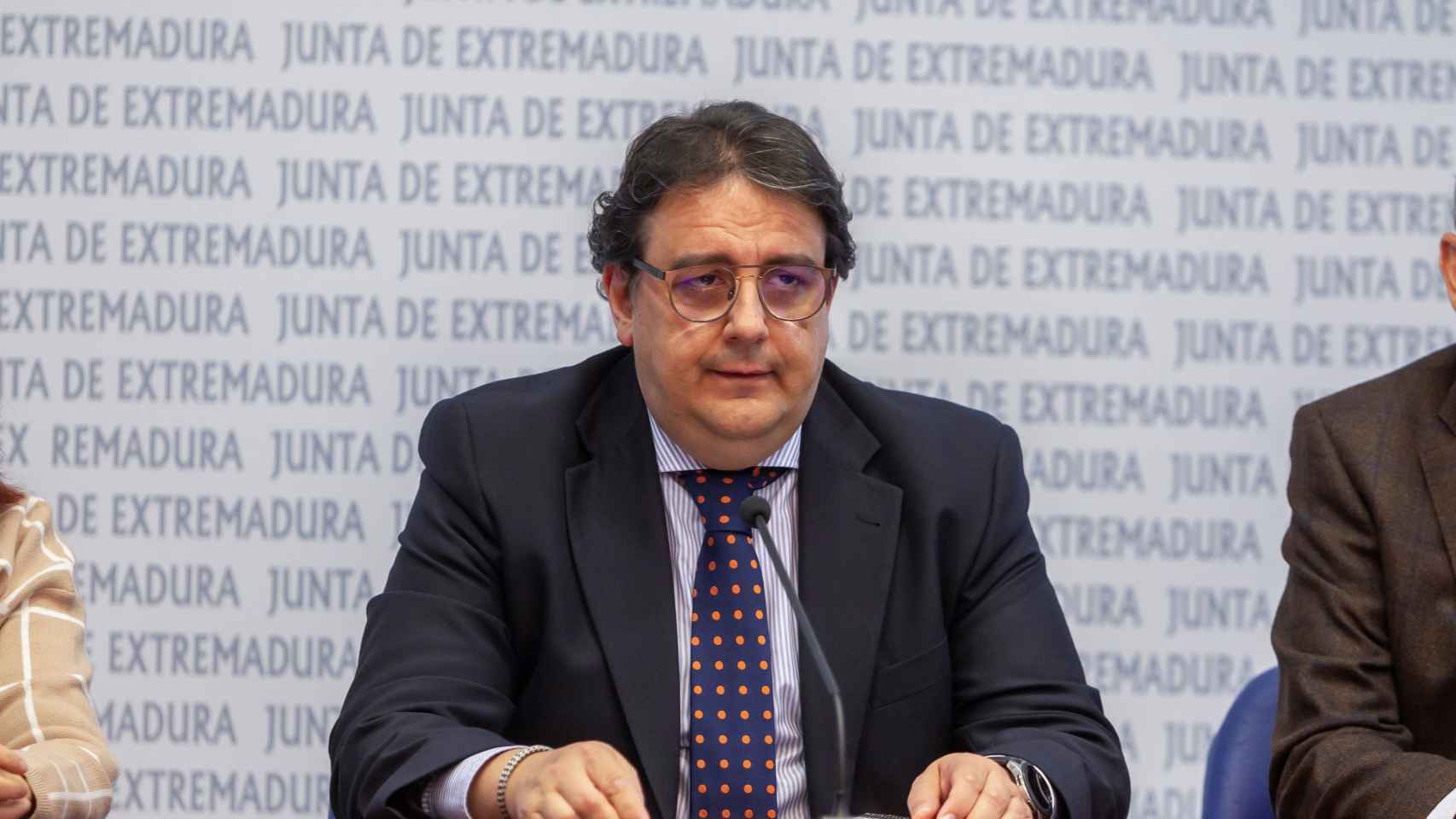 El vicepresidente segundo de la Junta de Extremadura y consejero de Sanidad y Políticas Sociales, Jose María Vergeles.