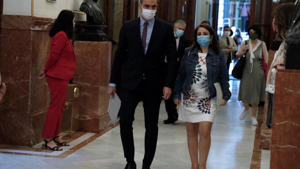 Pedro Sánchez y Adriana Lastra, a su llegada el miércoles al Congreso.