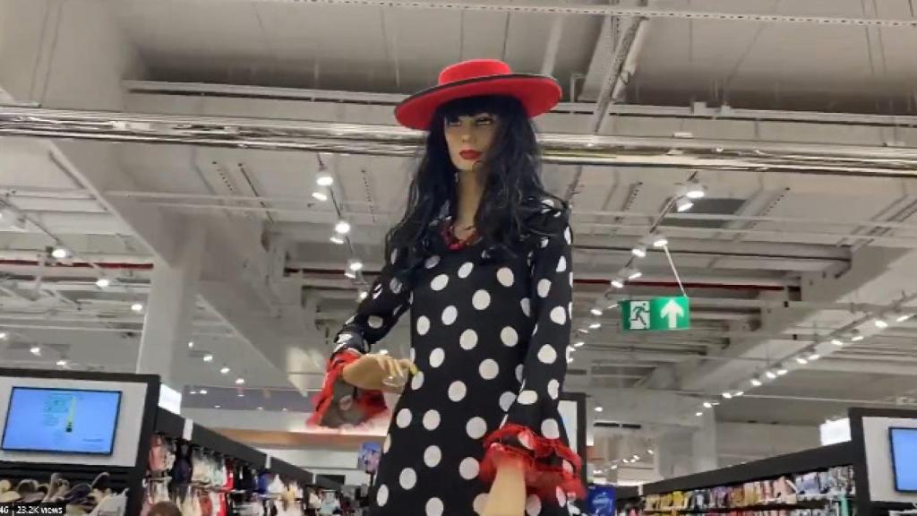 Una de las imágenes del supermercado francés que grabó Ariza.