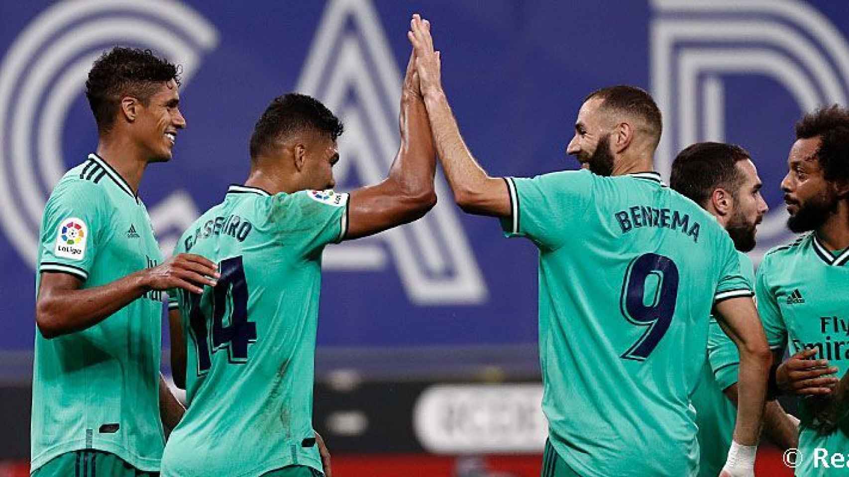 Casemiro y Benzema celebran el gol ante el Espanyol