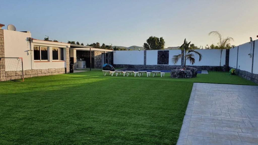 Los agentes se incautaron de más de 300.000 euros en efectivo