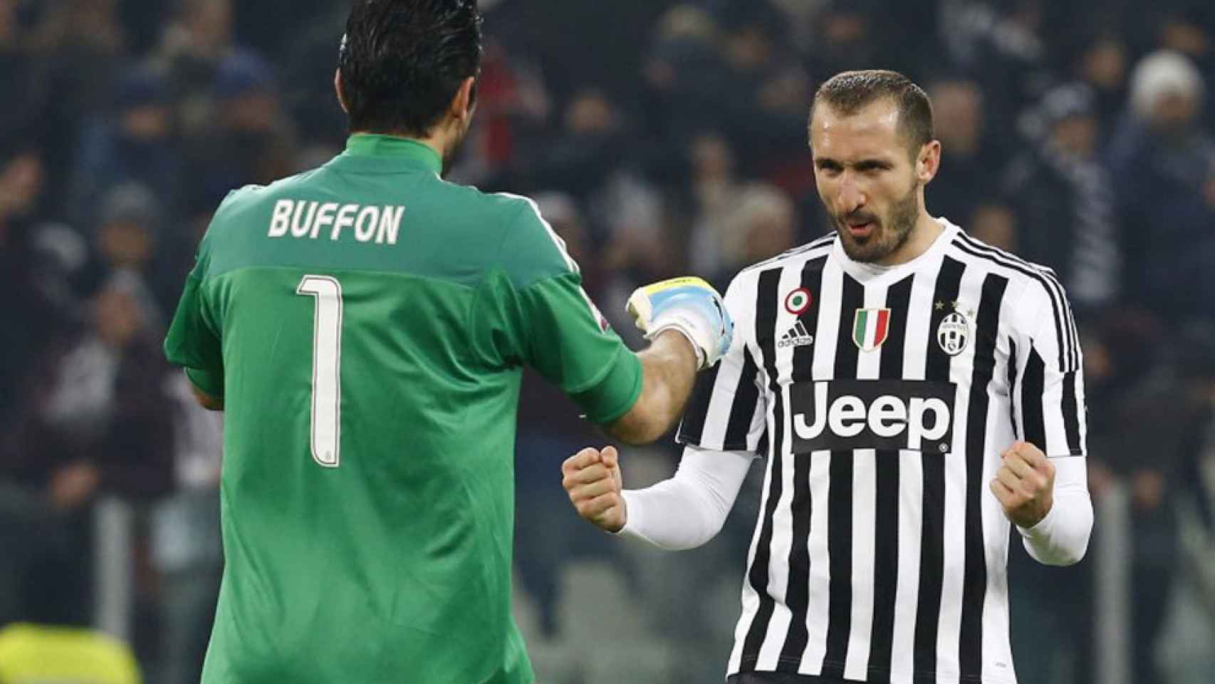 Buffon y Chiellini, durante un partido de la Juventus de Turín