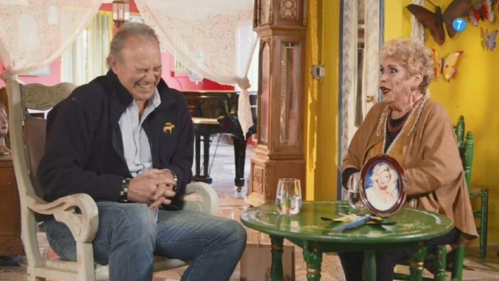 En la última entrega emitida, María Jiménez celebraba su 'fiesta de resurrección'.