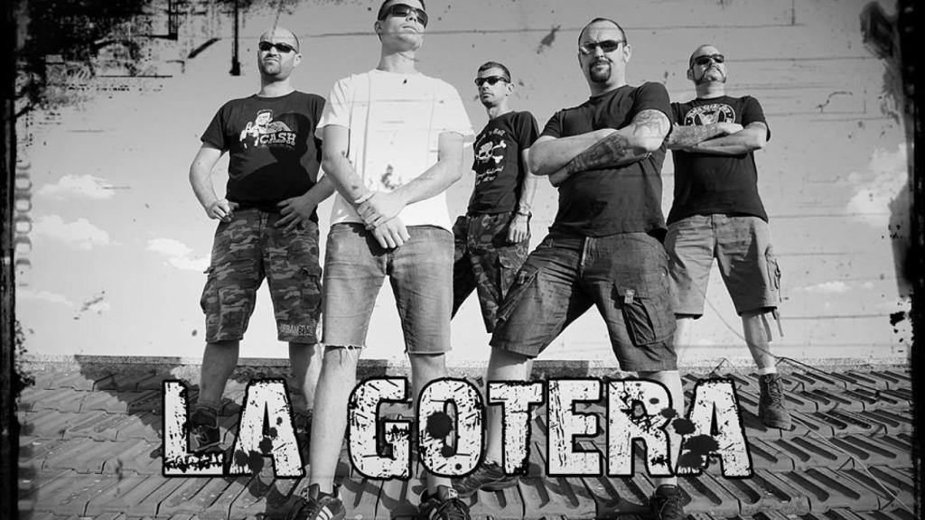 Pedro, en el cartel de La Gotera, el grupo de rock donde tocaba.