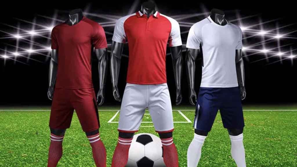 Camisetas de fútbol réplicas, la última moda para los equipos de amigos