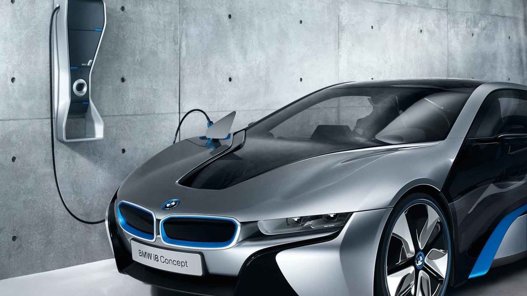 El 40% de las emisiones de CO2 de un coche eléctrico proviene de la producción de la batería, según BMW