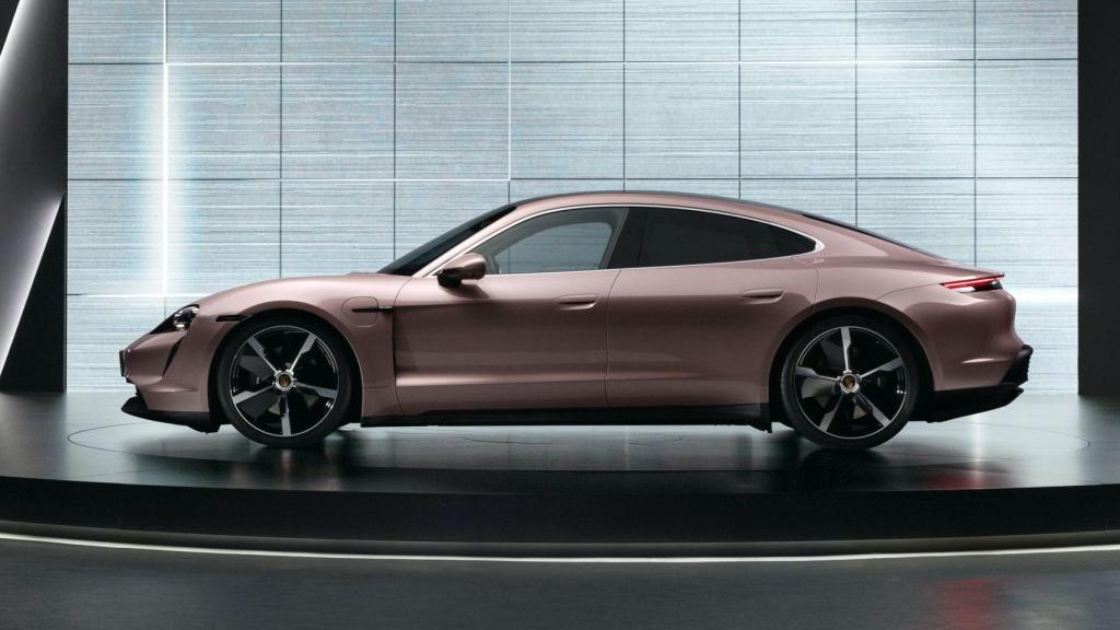 El nuevo Porsche Taycan busca ser una alternativa al Tesla Model S