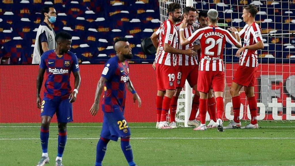 Los jugadores del Atlético de Madrid celebran el 2-2 ante el Barcelona