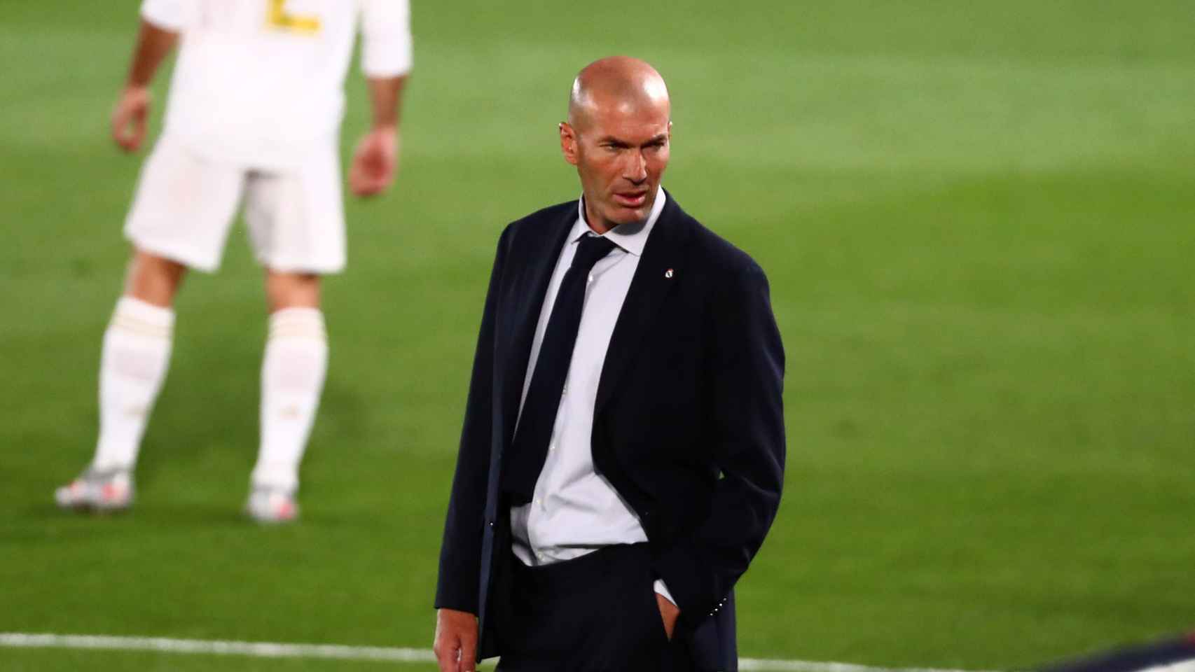 Zidane sigue el Real Madrid - Getafe desde la banda del Di Stéfano
