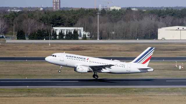Un avión de Air France durante el despegue.