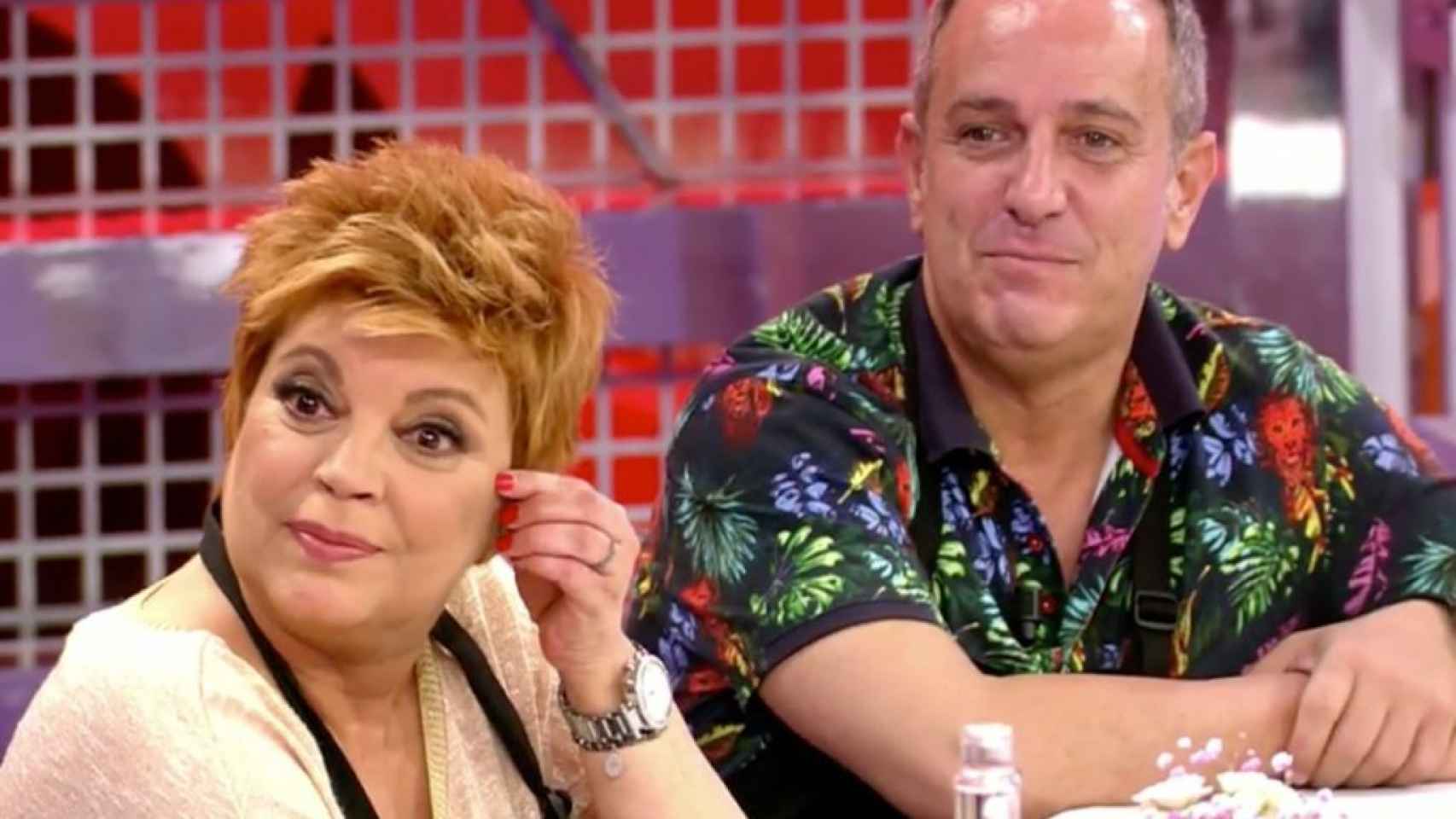 Terelu Campos junto a Víctor Sandoval durante 'La última cena'.