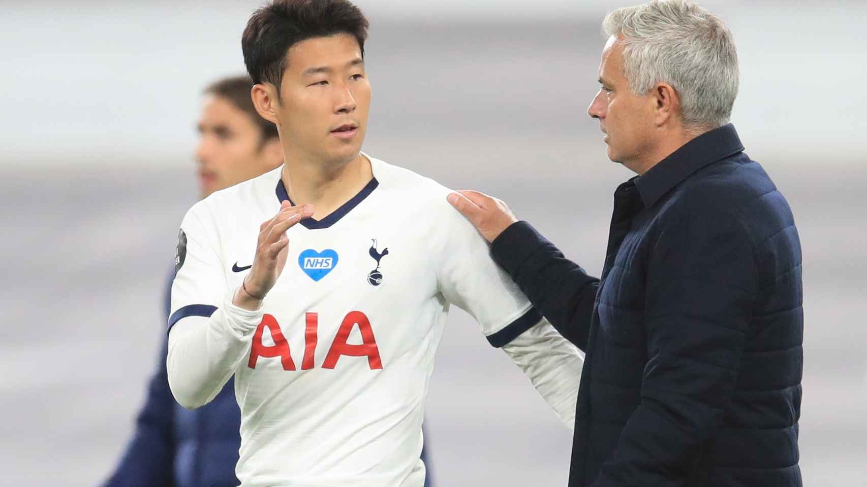 Mourinho junto a Heung-Min Son en el Tottenham