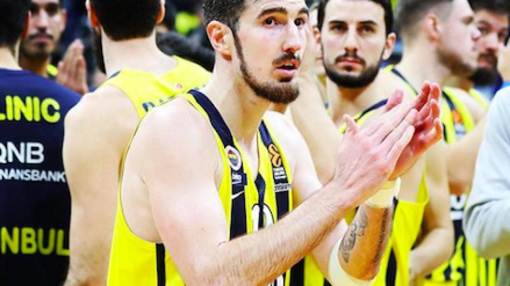 Nando De Colo después de un partido con Fenerbahçe