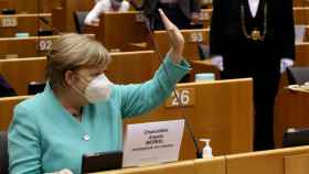 La canciller alemana, Angela Merkel, durante su comparecencia este miércoles en la Eurocámara