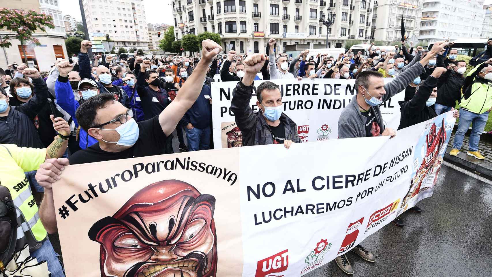 Trabajadores de Nissan protestan en las calles de Barcelona.