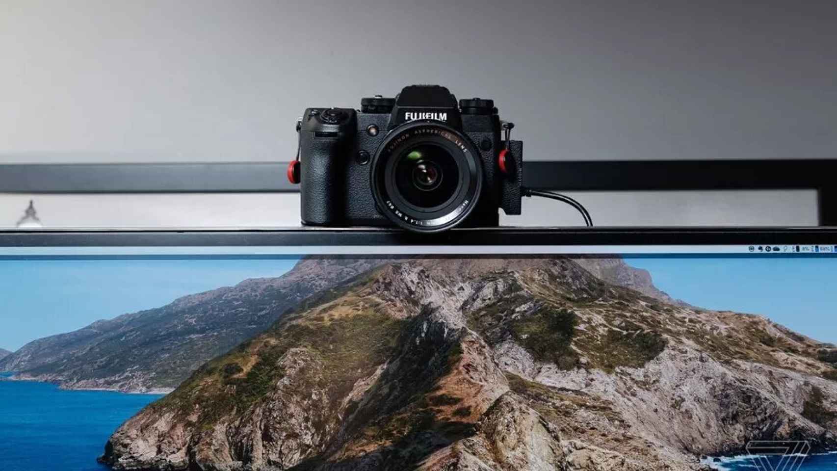 Cámara Fujifilm convertida en webcam.