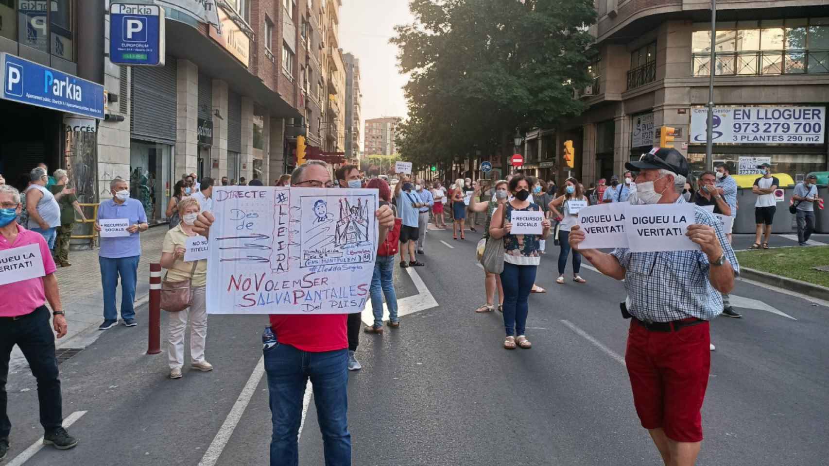 Protesta en Lleida por el cierre de la comarca decretado por Torra.