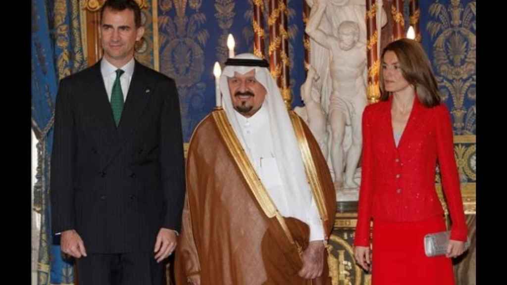 Imagen distribuida por Casa Real para informar del almuerzo de los entonces príncipes de Asturias con el entonces príncipe heredero de Arabia Saudí, Sultán Bin Abdulaziz, el 6 de junio de 2008.