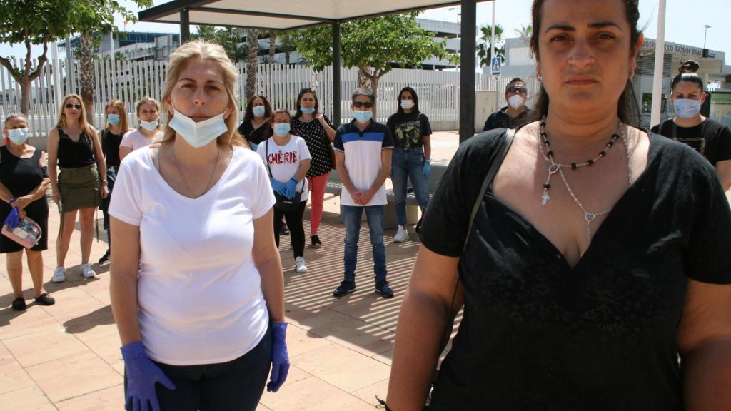 Rocío Muñoz (a la derecha) y Milagros Figueroa, las mujeres de Iván y Daniel.