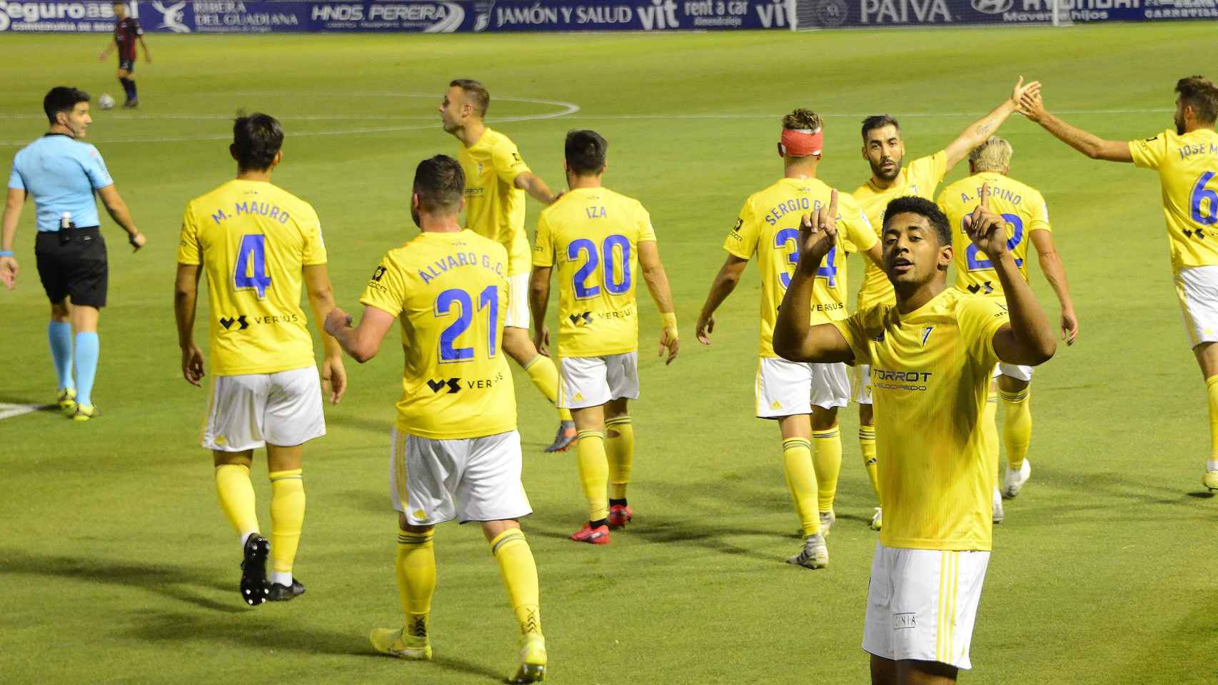 El Cádiz celebra un gol en Segunda División