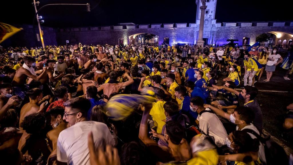 Celebración de aficionados del Cádiz