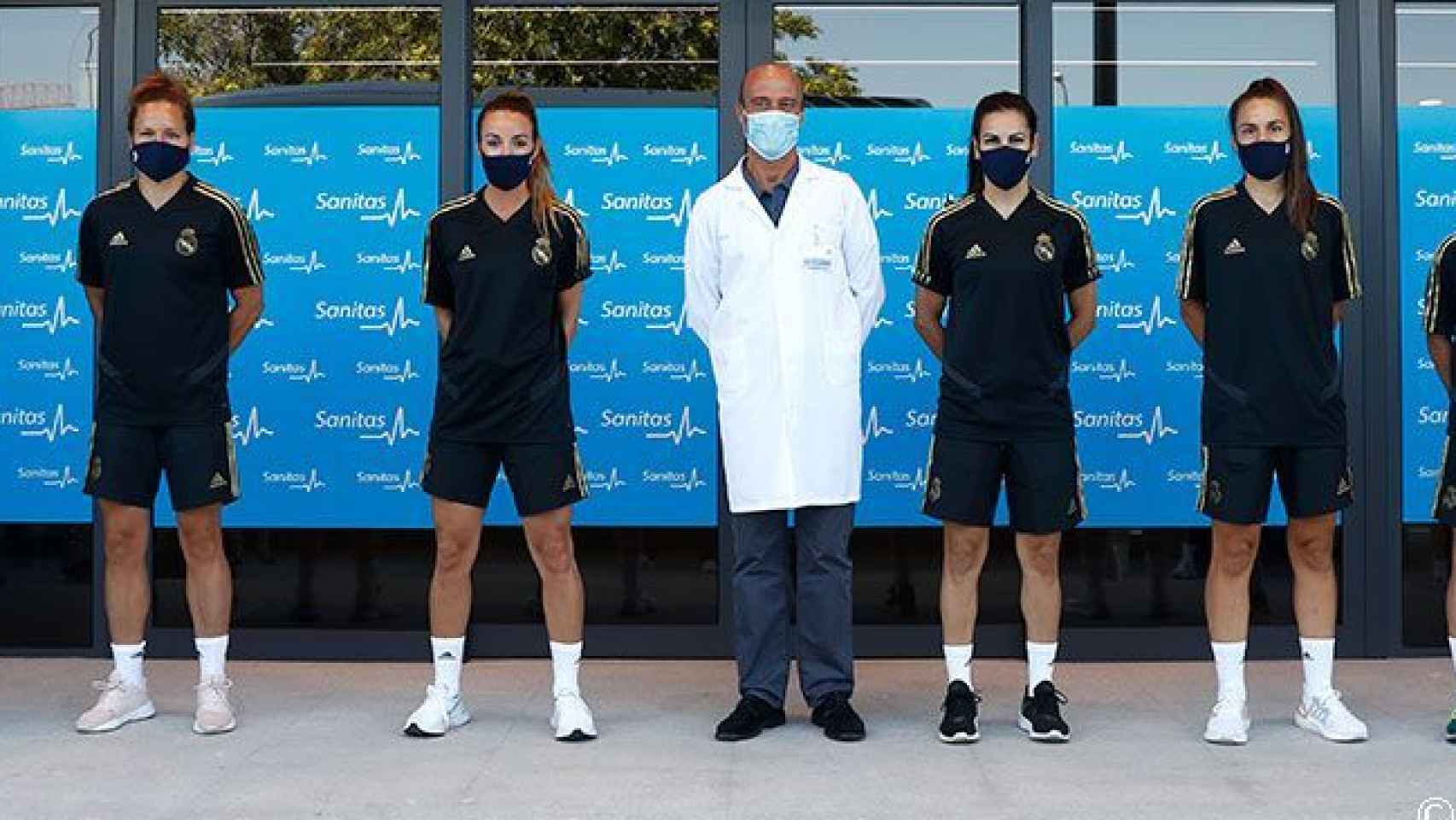 Babett Peter, Kosovare Allani o Thaisa Moreno, durante el reconocimiento médico con el Real Madrid Femenino