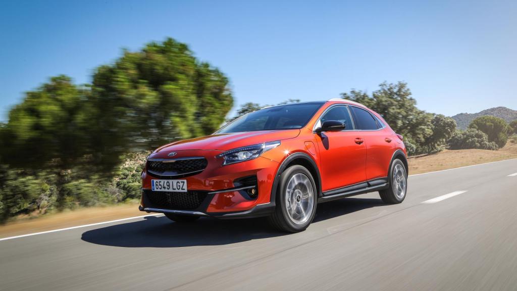 El nuevo Kia XCeed PHEV tiene un precio con descuentos y ayudas de 23.550 euros.