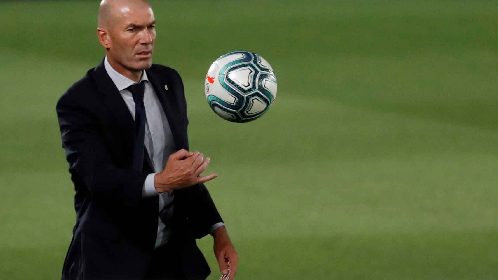 Zinedine Zidane, en un partido del Real Madrid en el Di Stéfano