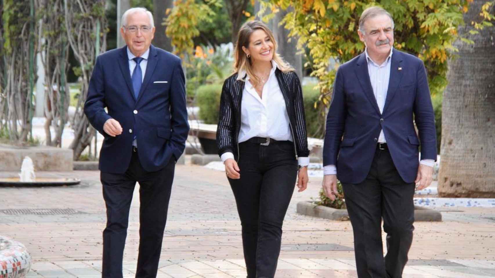 Sofía Acedo, junto a los parlamentarios nacionales por Melilla (Fernando Gutiérrez y J.J. Imbroda), en su ciudad natal.