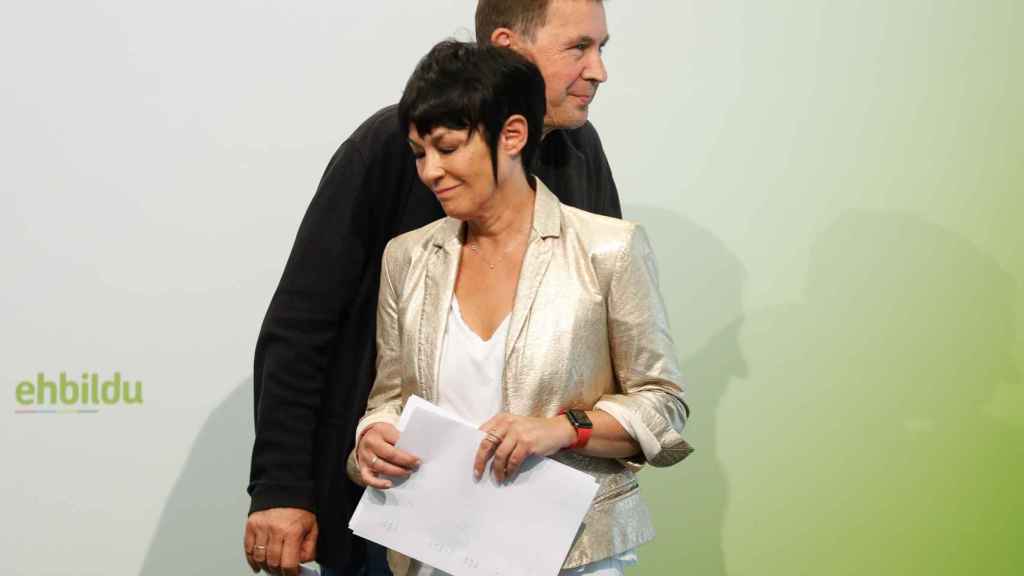 Arnaldo Otegi con la diputada de Bildu Maddalen Iriarte.