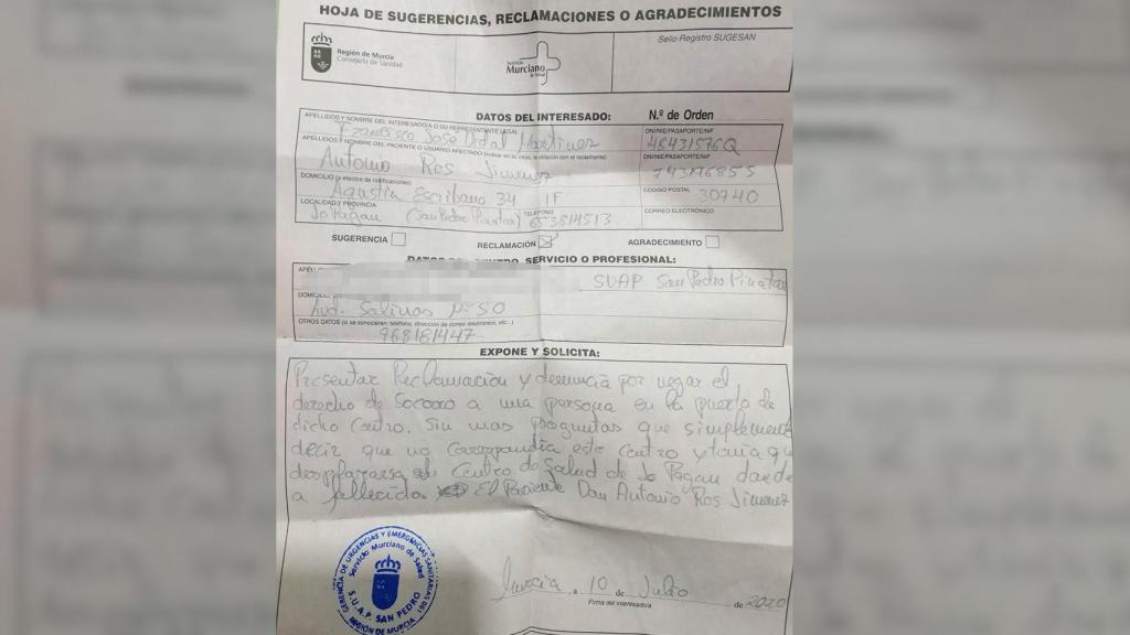 La hoja de reclamación que ha interpuesto la familia.