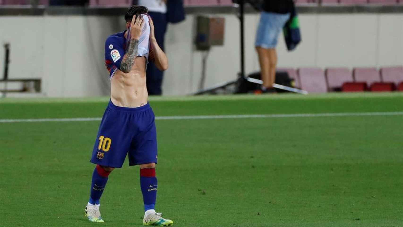 Leo Messi se lamenta durante un partido del Barcelona