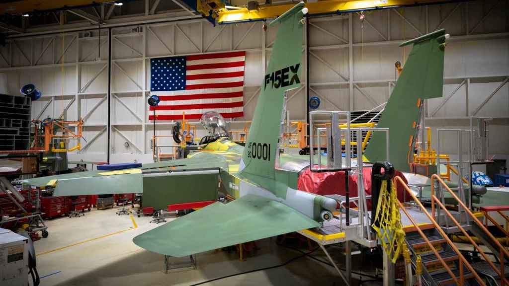 Boeing F-15EX en la cadena de montaje