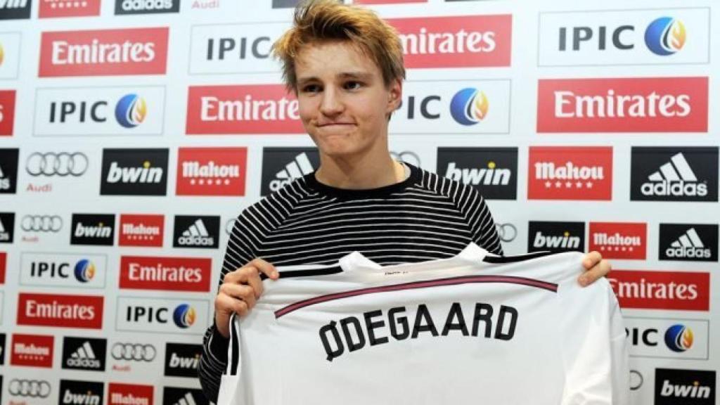 Presentación de Odegaard con el Real Madrid