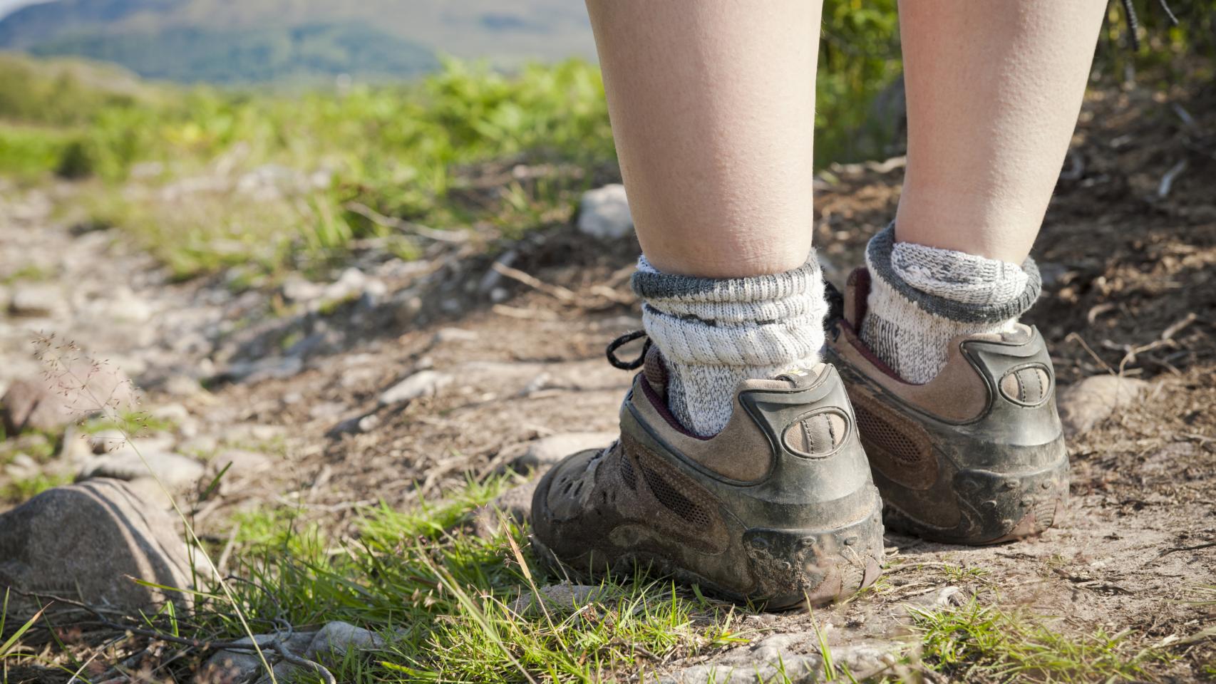 Las mejores botas de trekking para mujer: imprescindibles para pasear por  la montaña