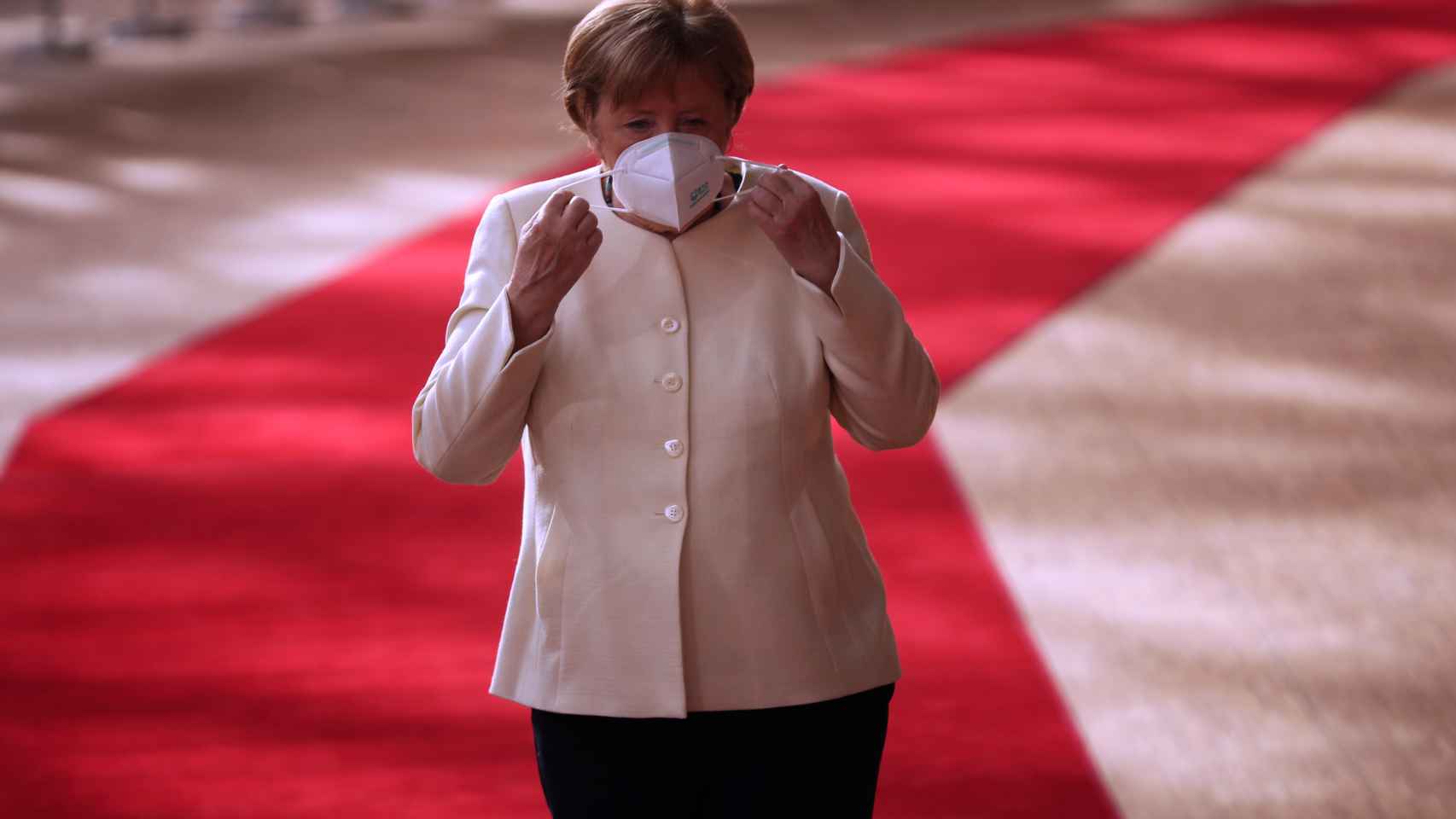 La canciller alemana, Angela Merkel, a su llegada este domingo a la cumbre de la UE