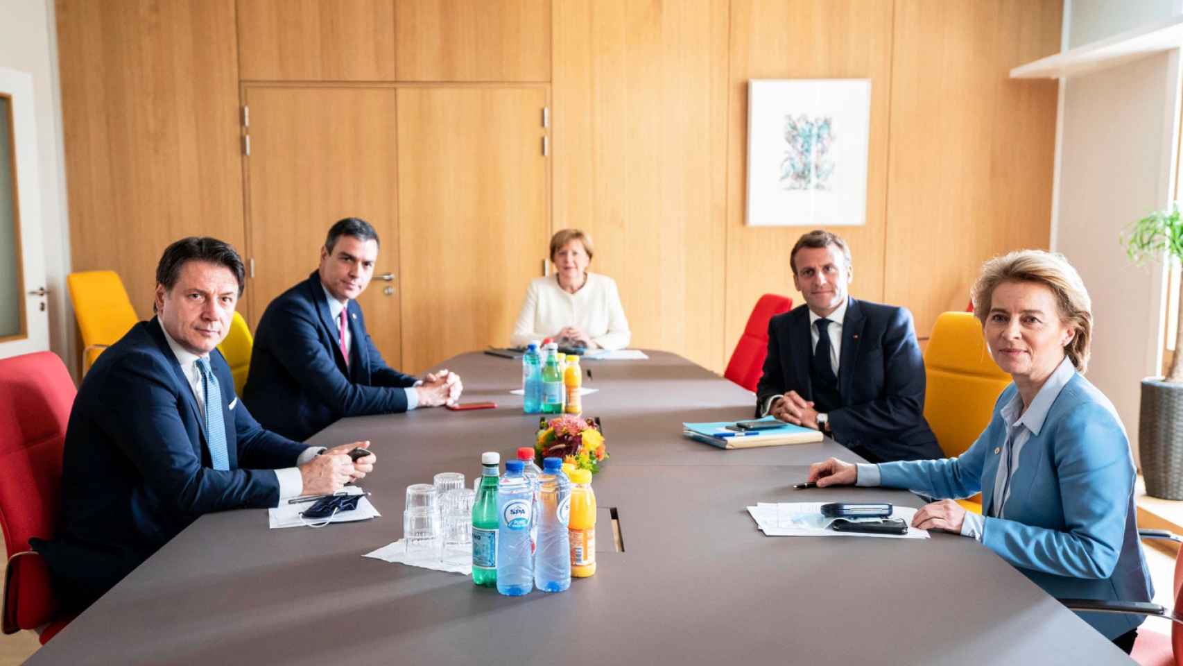 Los presidentes de España, Italia, Francia y Alemania, junto a la presidenta de la CE, Ursula Von der Leyen.
