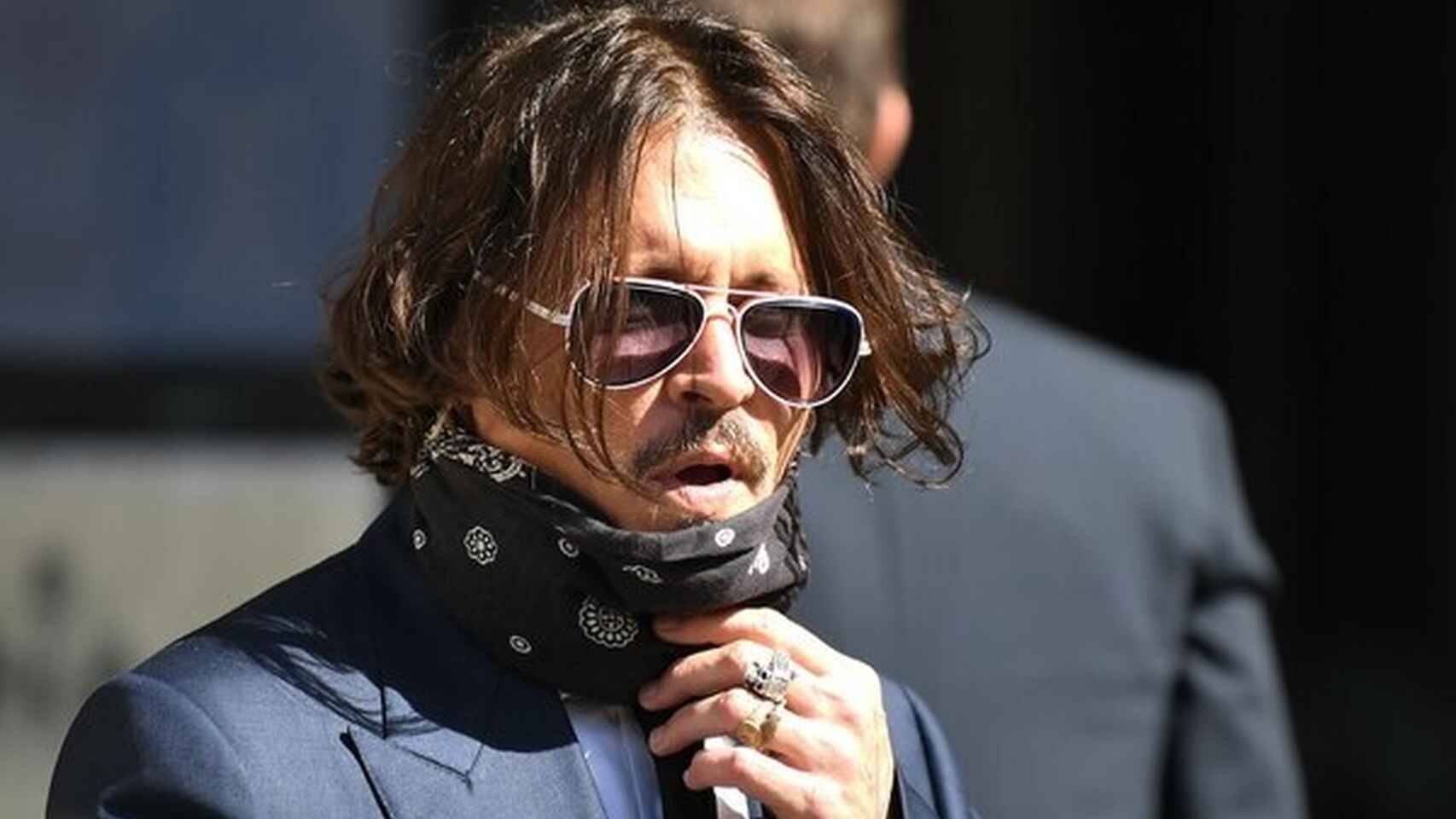 Johnny Depp llegando a los tribunales.