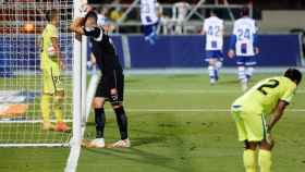 Los jugadores del Getafe se lamentan tras recibir el gol