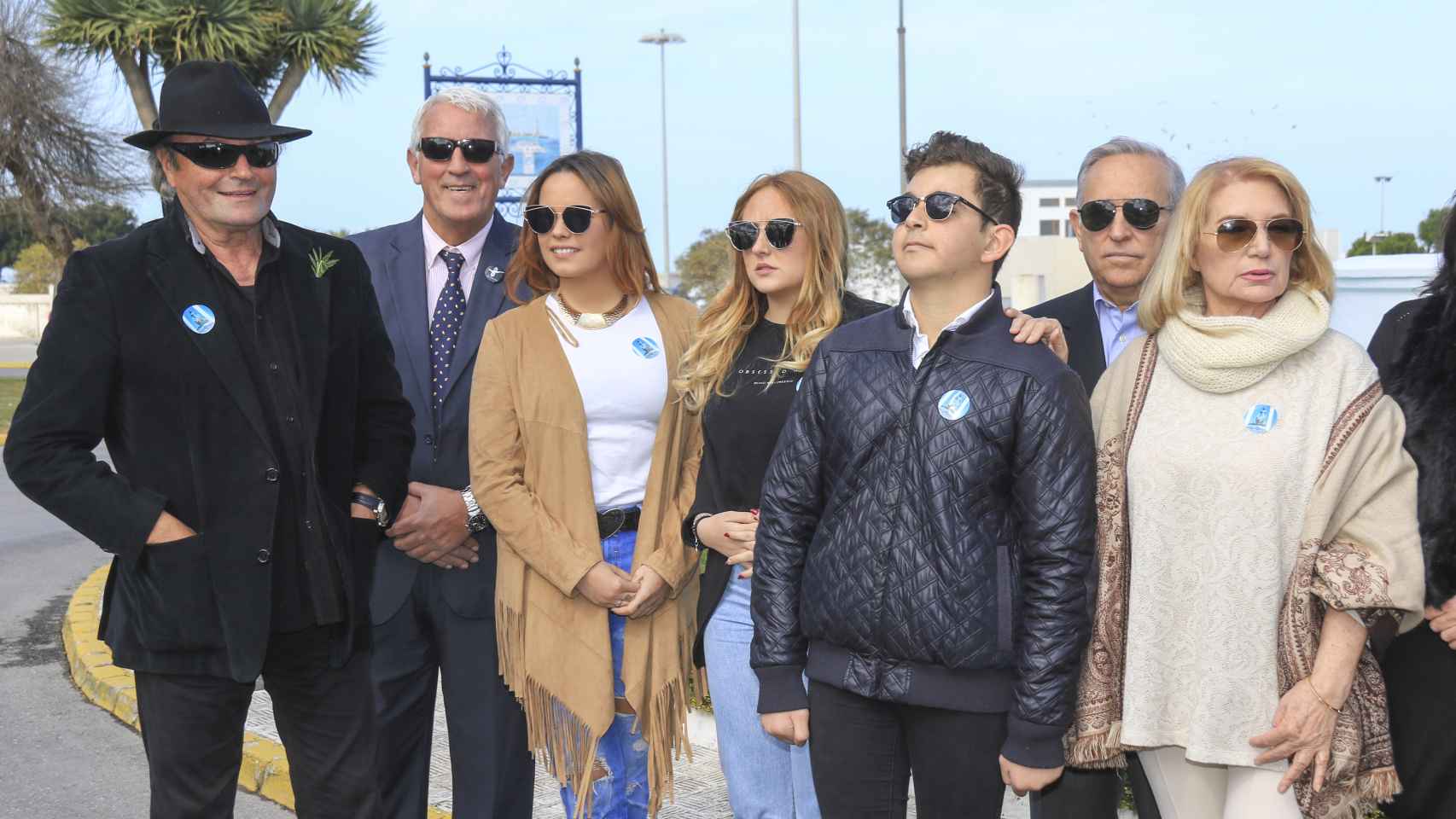 David Flores Carrasco, Gloria Camila Ortega, Rocío Flores Carrasco, Amador Mohedano, Gloria Mohedano, juntos en 2017.