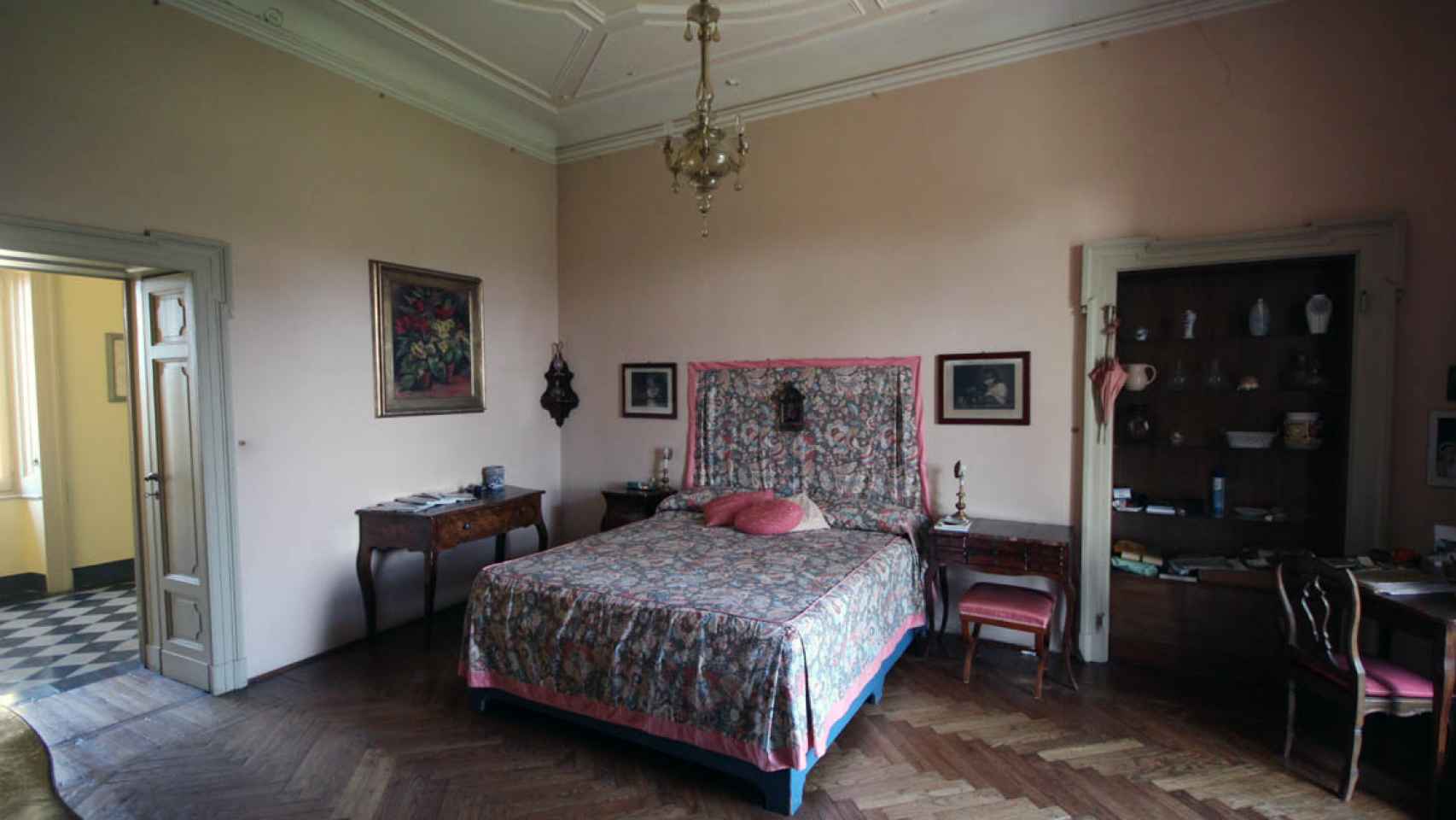 La Villa Mapelli Mozzi cuenta con 19 habitaciones dobles o triples, con baño privado.