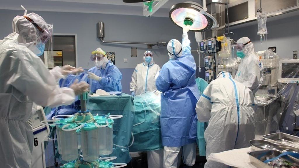 El Hospital Trueta (Girona) cierra la última UCI provisional y retoma operaciones (en imagen). EP