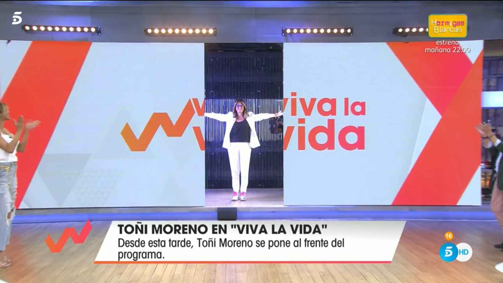 Toñi Moreno, a su entrada en el plató de 'Viva la vida'.