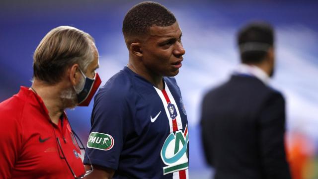 Mbappé traes caer lesionado del tobillo