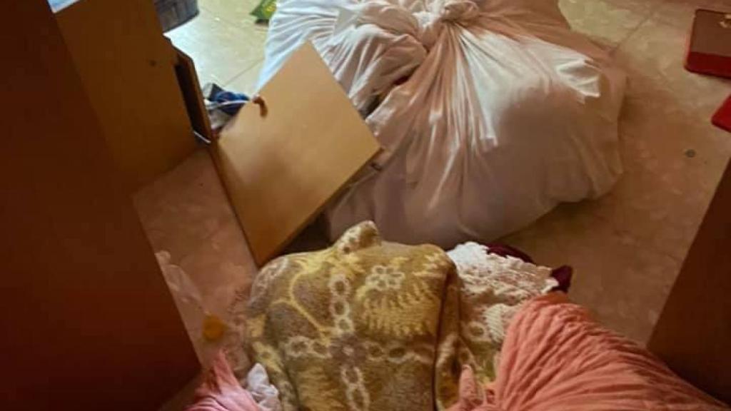 Las bolsas que los okupas hicieron para vender los muebles de Juan.