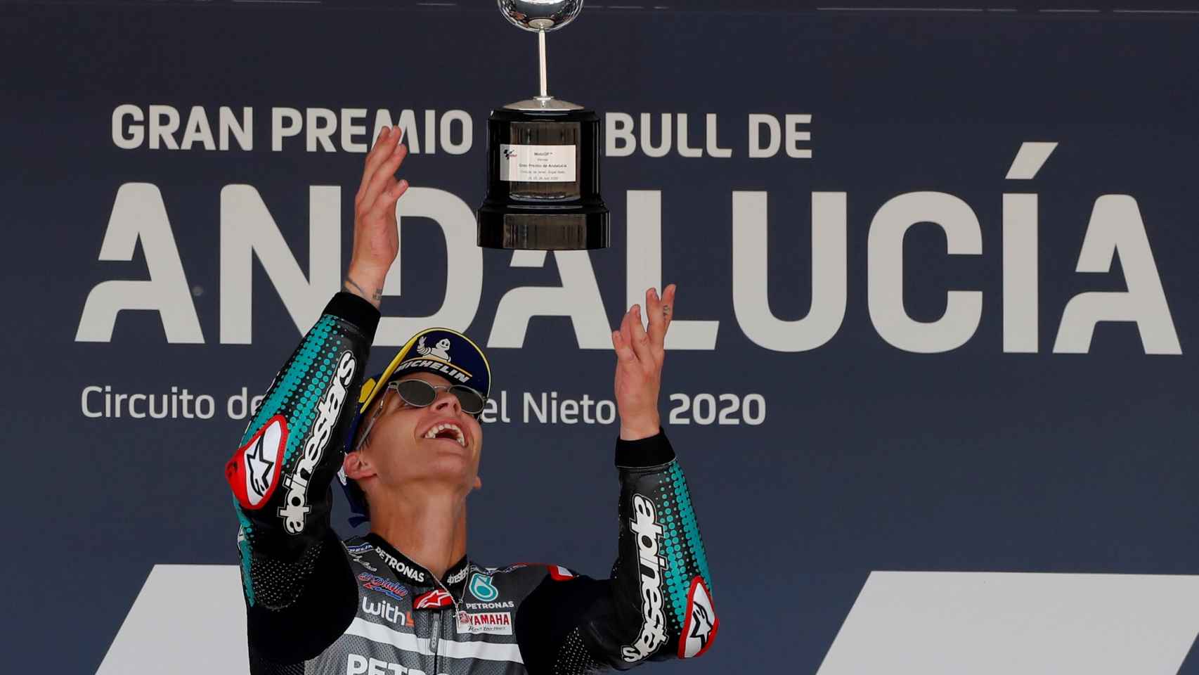Fabio Quartararo, piloto de Moto GP, celebra la victoria