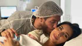 Sergio Ramos y Pilar Rubio presentan a su bebé recién nacido: Máximo Adriano